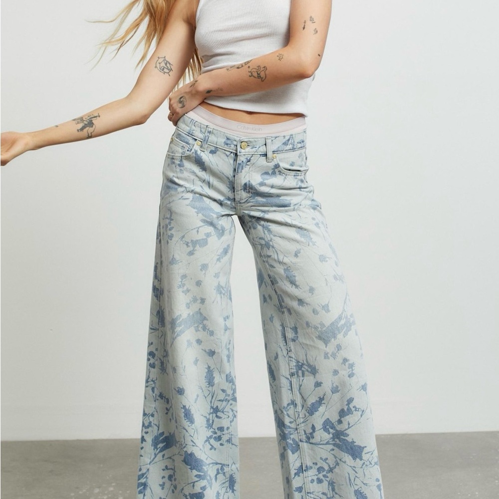 NWT BDG (UO exclusive) Floral print wide leg jeans Size 28 Relaxed fit Low rise - Picture 7 of 12